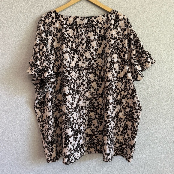 Lane Bryant flutter sleeve top Size 26 EUC Abstract Cheetah Print - Picture 6 of 9